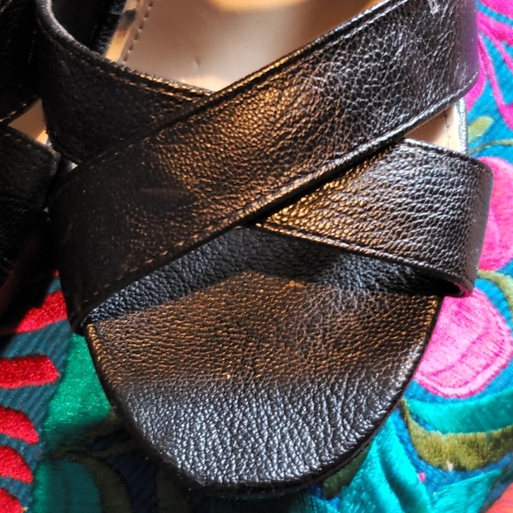 Shoes - Picture 4 of 4